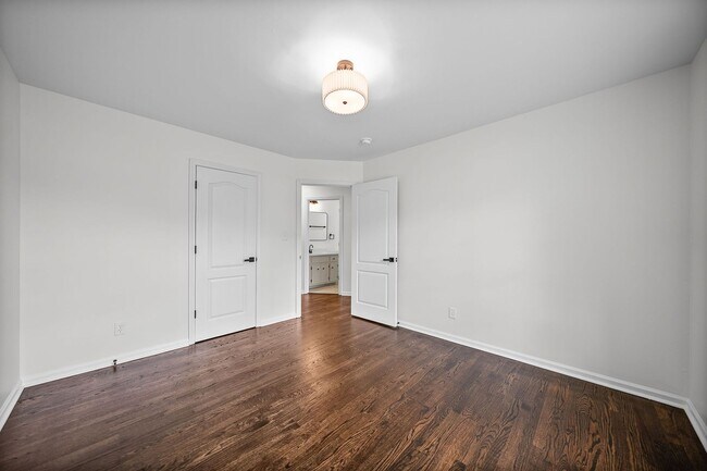 Building Photo - 270 Harold Dr