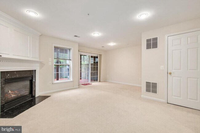Building Photo - 19421 Rayfield Dr