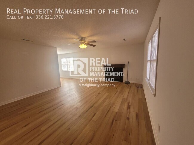 Building Photo - 1349 Brookwood Dr