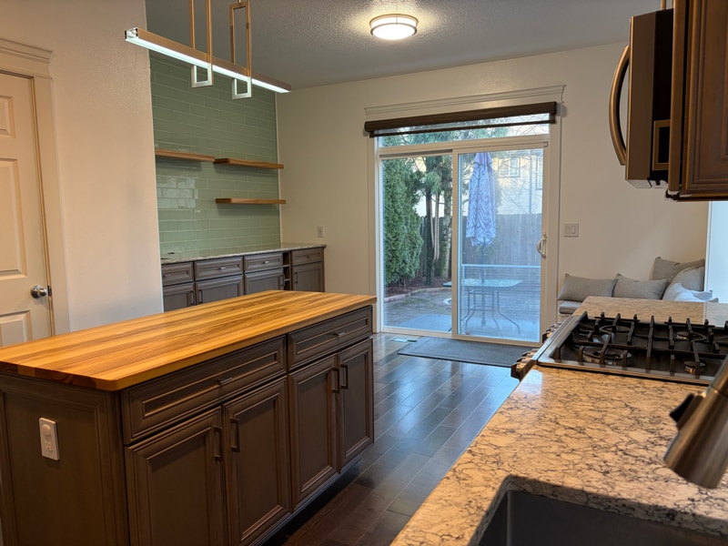 Building Photo - 1940 NE 72nd Ave.