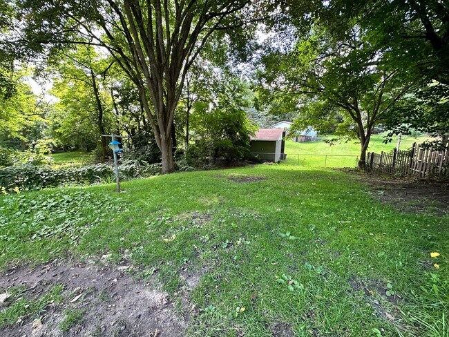 Building Photo - 217 Wallace Ave
