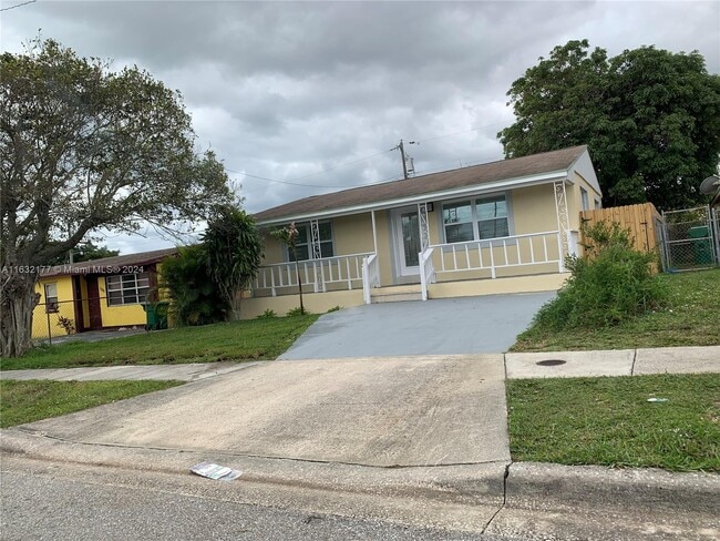 Primary Photo - 1141 W 7th St