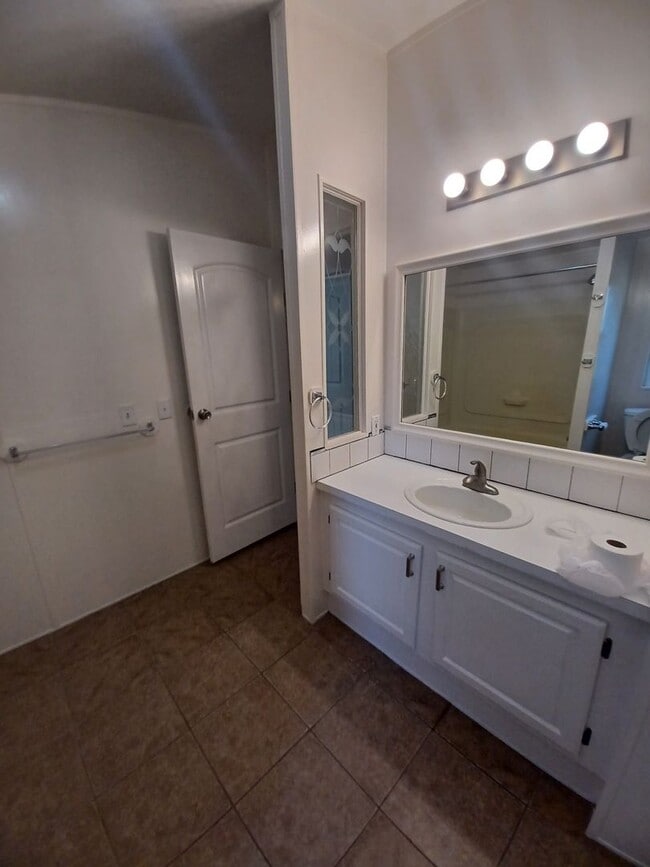 Building Photo - 3 Bedroom 2 Bath Manufactured House