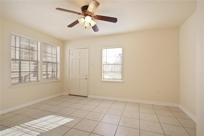 Building Photo - 3029 Bienville St
