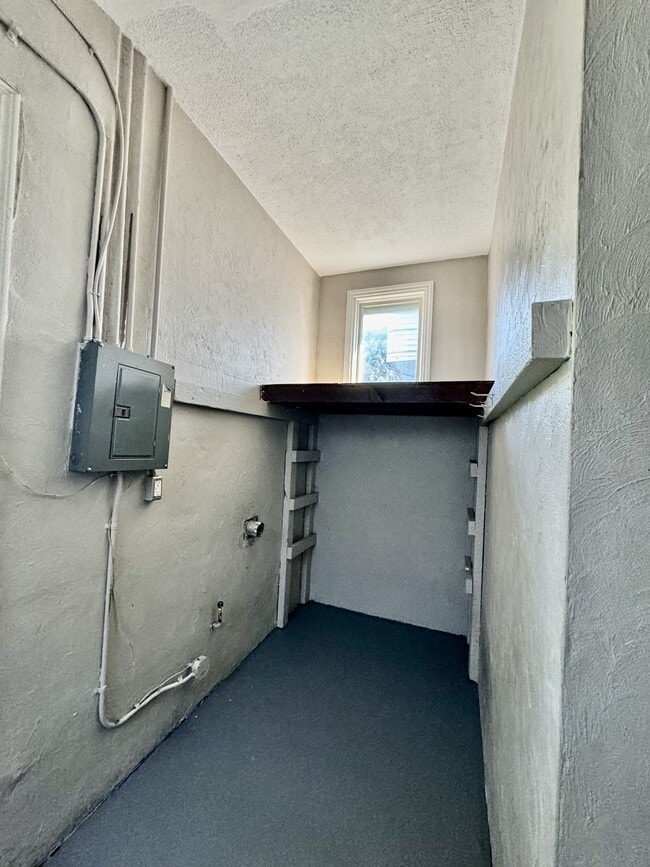 Building Photo - 4309 Edmund St