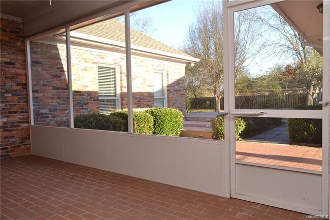 Building Photo - 9418 Winfield Pl