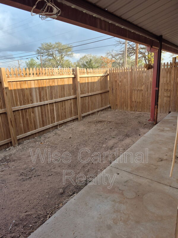 Building Photo - 901 11th St