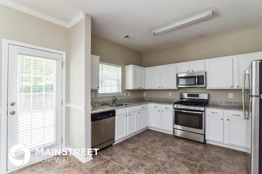 Building Photo - 4746 Autumn Rose Trail