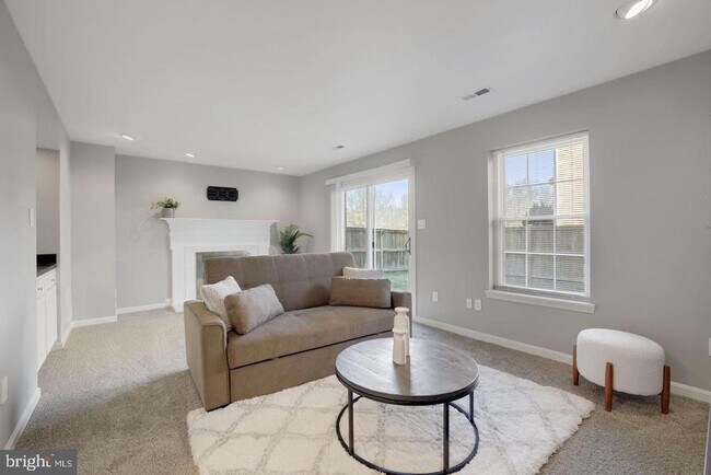 Building Photo - 46652 Clearview Terrace