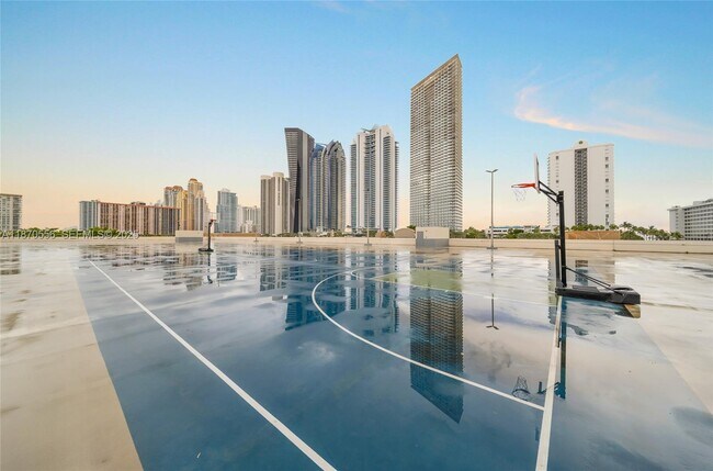 Building Photo - 17021 N Bay Rd