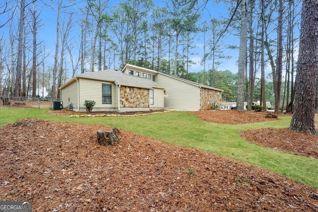 Building Photo - 145 Whitney Way