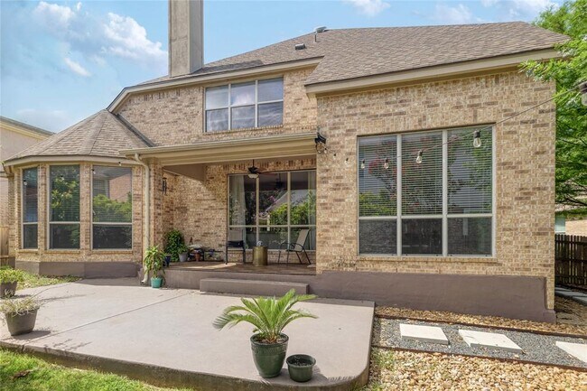 Building Photo - 2279 Fernspring Dr