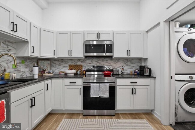 Building Photo - 1415 Locust St