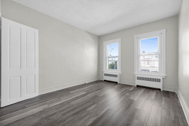 Building Photo - 1542 Warren St