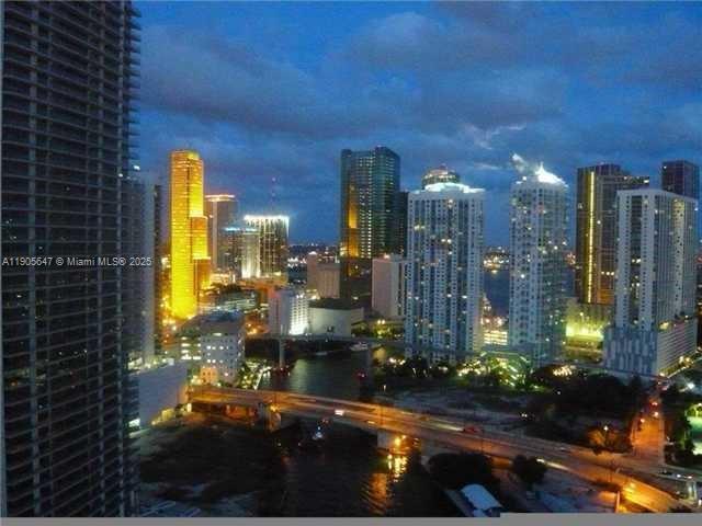 Building Photo - 690 SW 1st Ct