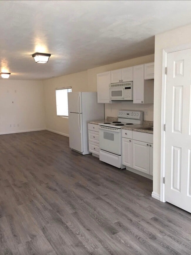 Building Photo - 3276 Cedar Grove Ln