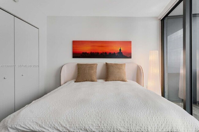 Building Photo - 801 S Miami Ave