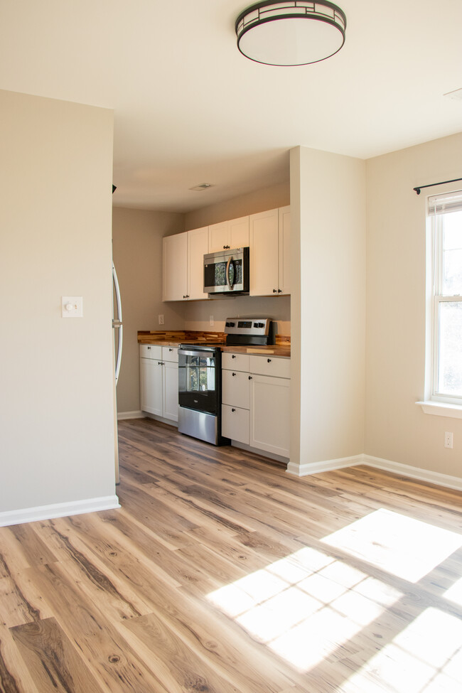 Kitchen Dining room - 3225 Lasalle St