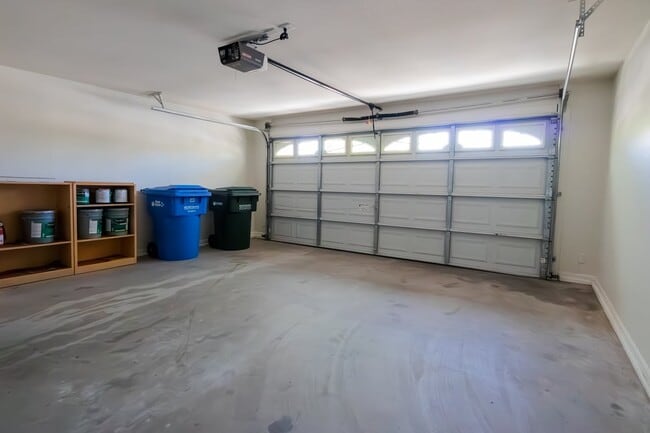 Building Photo - Spacious North Phoenix Home