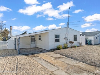Building Photo - 7 W Dory Dr