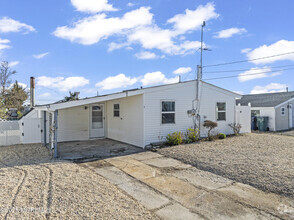 Building Photo - 7 W Dory Dr