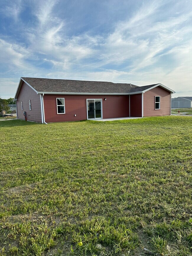 Building Photo - 719 W Spangler St