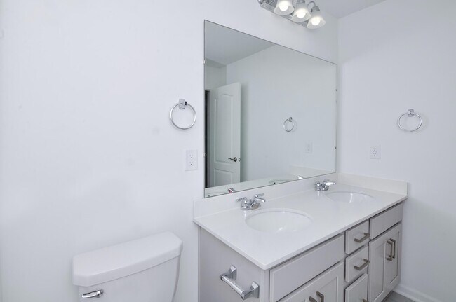 Building Photo - 5559 E Spaniel Dr