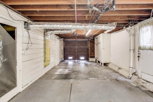 Building Photo - 37 12th Ave
