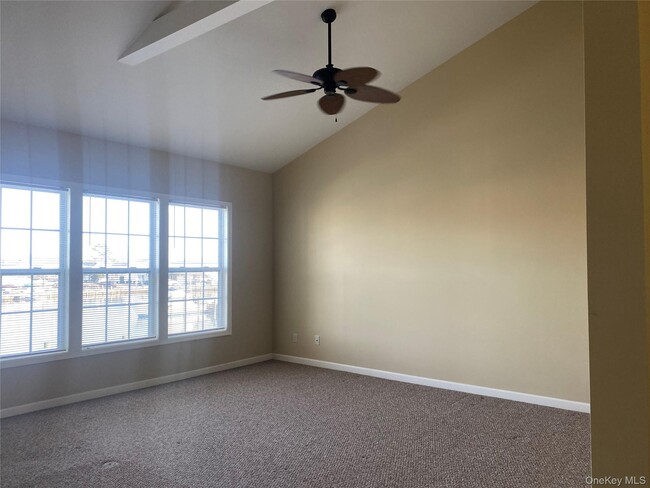 Building Photo - 11 Nicole Ct