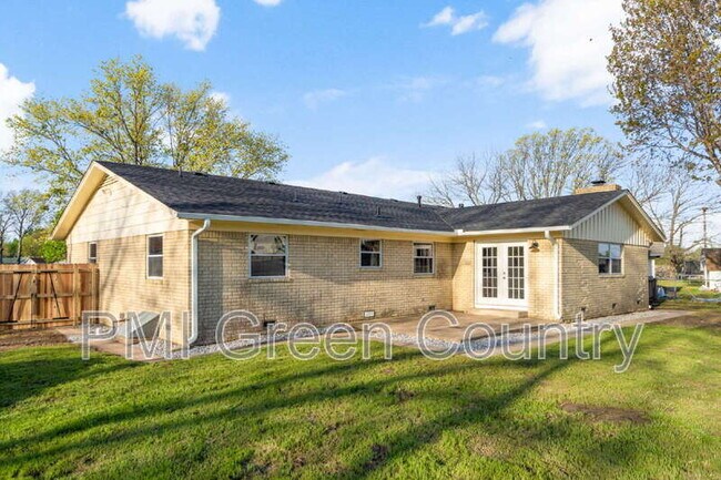 Building Photo - 1601 S 1st Pl