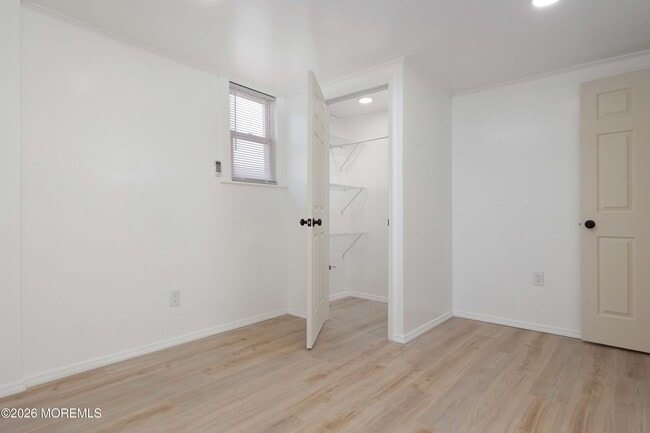 Building Photo - 12 Main St