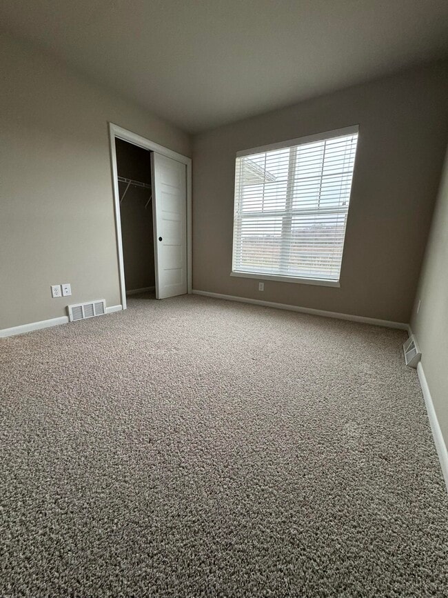 Building Photo - 2175 Autumn Lake Parkway