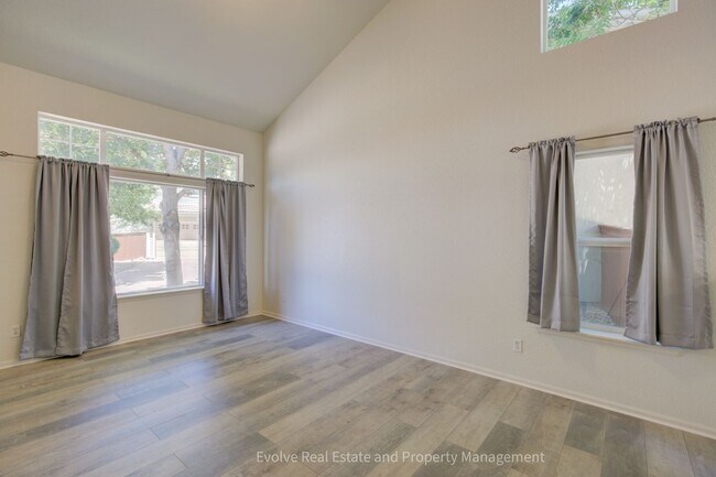 Building Photo - Evolve Real Estate: Bright & Spacious Home in Denver’s Green Valley Ranch! Available May 1st