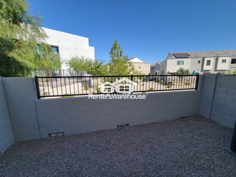 Building Photo - 2264 W Harmont Dr