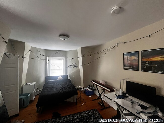 Building Photo - 171 Trenton St