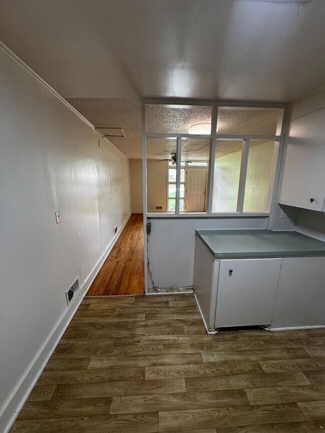 Building Photo - 2/1 Duplex with office space in Shelby, NC