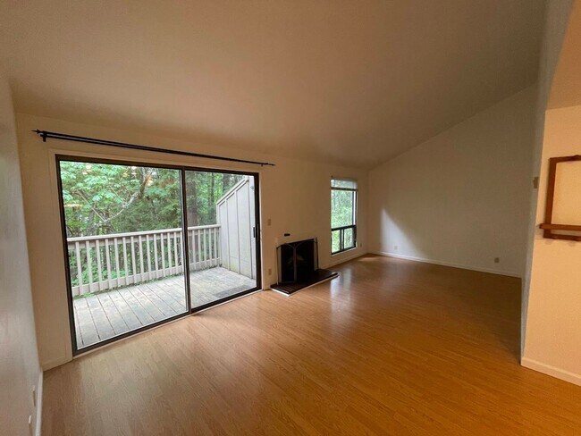 Building Photo - 2 br, 1.5 bath House - 138 Treehill Loop