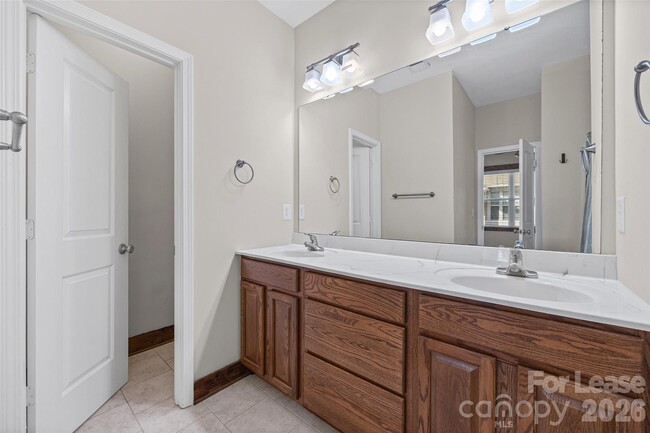 Building Photo - 1733 Matheson Ave