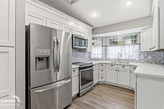 Building Photo - Newly Updated 2Bdm 2Ba Home with Fireplace & Private Patio in Mesa!