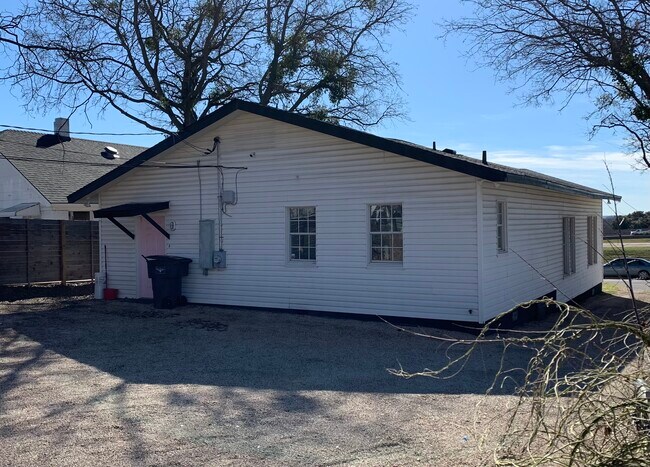 Building Photo - 5318 Birchman Ave