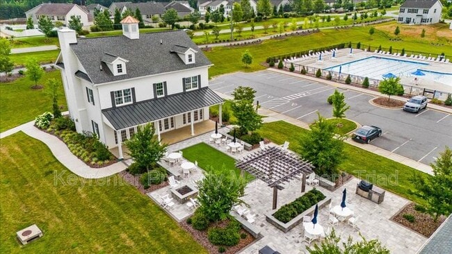 Building Photo - 1751 Mallard Dr
