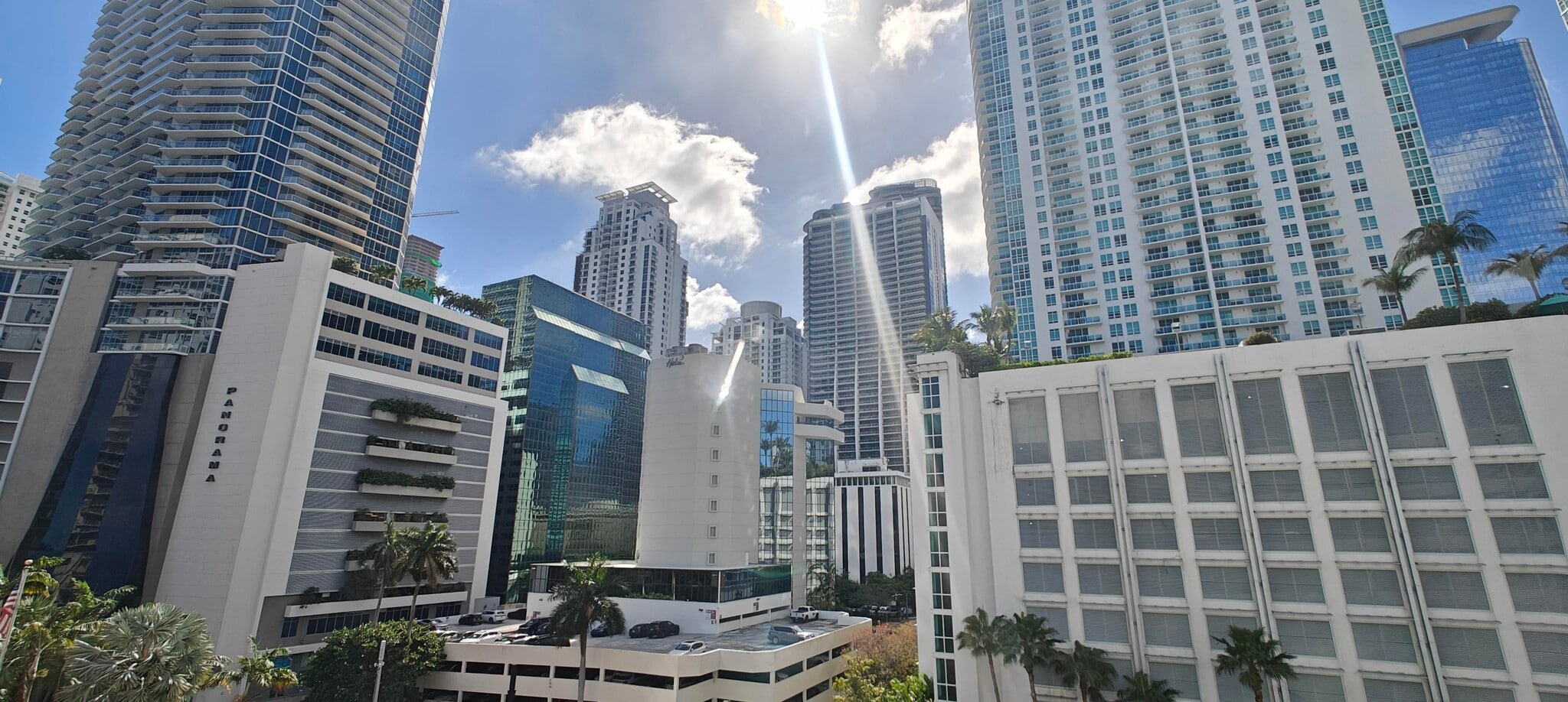 Building Photo - 825 Brickell Bay Dr