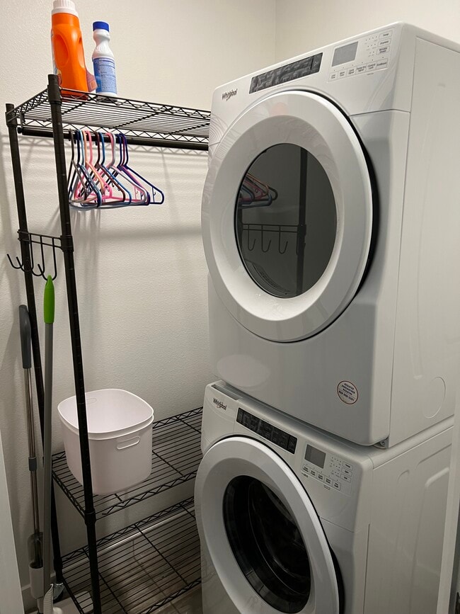 Building Photo - 2511 W Queen Creek Rd