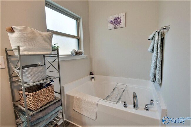 Building Photo - 155 Grey Fawn Trail