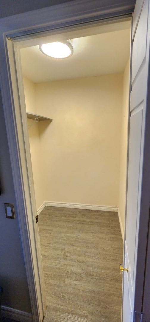 Building Photo - 1 Bedroom Bonita Condo Furnished/Unfurnished With Upgrades