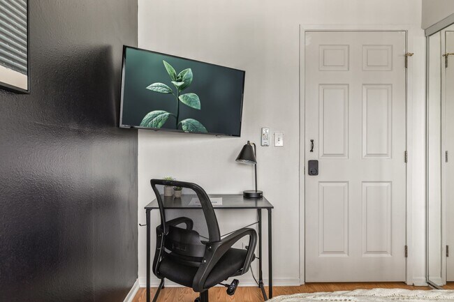 Building Photo - 10777 Ashton Ave