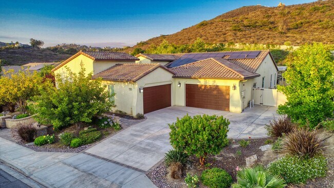 Building Photo - 5 Bedroom Resort-Style Estate with Pool, Spa & RV Parking