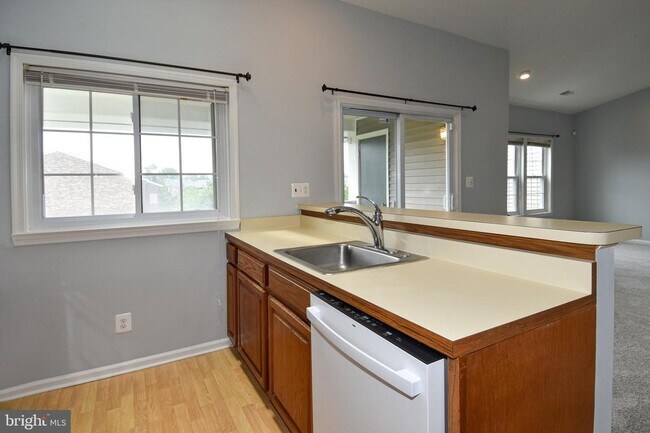 Building Photo - 4056 Grays Pointe Ct
