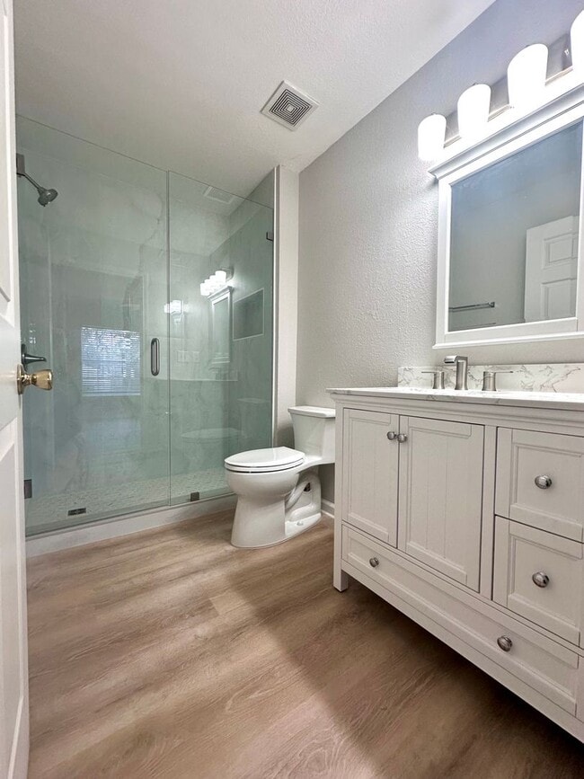 Building Photo - Newly Renovated 2 Bed / 2 Bath Condo in Indian Lake – Ground Floor Unit!