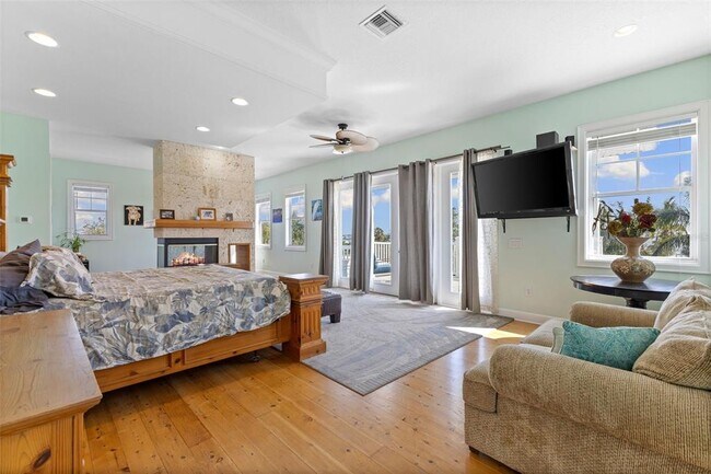 Building Photo - 450 Bayshore Dr
